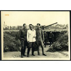   Magyar katonák Mávag-Bofors ágyúval, egyenruha, érdemrend, 2. világháború, 1940-es évek, Eredeti fotó, papírkép!  