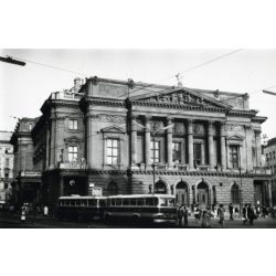   Az azóta lebontott régi Nemzeti Színház, Budapest, Blaha Lujza tér, Józsefváros, Ikarus buszok, jármű, közlekedés, 1960-as évek, Eredeti fotó, papírkép! 