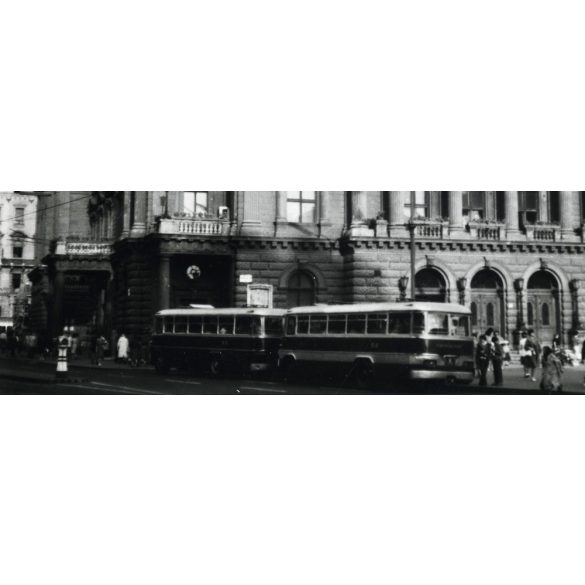 Az azóta lebontott régi Nemzeti Színház, Budapest, Blaha Lujza tér, Józsefváros, Ikarus buszok, jármű, közlekedés, 1960-as évek, Eredeti fotó, papírkép! 