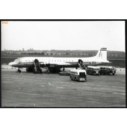   A HA-MOH lajstromjelű Iljusin Il 18 típusú repülőgép, Budapest, Ferihegyi repülőtér, ez a repülő 1975-ben, ugyanitt leszállás közben lezuhant, jármű, közlekedés, 1960-as évek, Eredeti fotó, papírkép. 