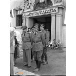 Újjáépítési kiállítás, Rákospalota, Bocskai utca 76, (Budapest), magyar tűzoltóparancsnokok egyenruhában, 2. világháború, 1946. augusztus 15, 1940-es évek, helytörténet.