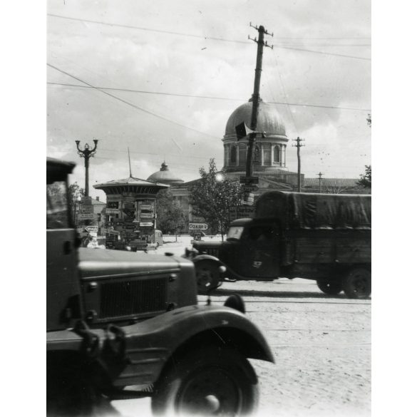 Katonai teherautók Kurszkban, magyar és német feliratok, 2. világháború, Szovjetunió,  jármű, közlekedés,1940-es évek, Eredeti fotó, papírkép.  