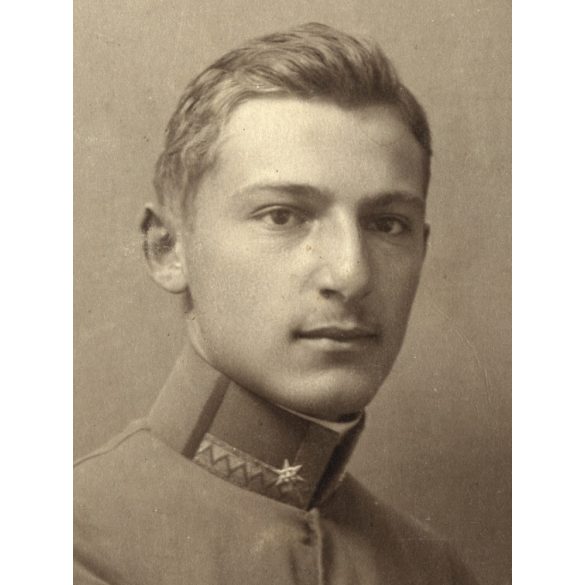 Magyar katona, Kovács B. Károly portréja, egyenruha, 1. világháború, 1917, 1910-es évek, Eredeti fotó, papírkép, felső sarkán törésnyom. 