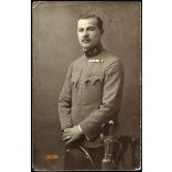 Magyar katona kardjával, Magyar Királyi Honvédség, géppuskás hadnagy portréja, egyenruha, 1920-as évek, Eredeti fotó, papírkép, sarkán törésnyom. 