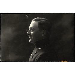   Magyar katonatiszt portréja, Nagyvárad, Erdély, 1. világháború, egyenruha, bajusz, 1910-es évek, Eredeti fotó, papírkép. 