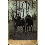 Schuster Vilmos zsidvéri (Erdély) evangélikus lelkész, író, medgyesi gimnáziumi tanár és felesége Lujza lóháton, 1880-as évek, Eredeti kabinetfotó.  