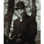 Schuster Vilmos zsidvéri (Erdély) evangélikus lelkész, író, medgyesi gimnáziumi tanár és felesége Lujza lóháton, 1880-as évek, Eredeti kabinetfotó.  