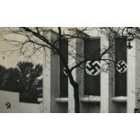 Nemzetközi Vásár, Budapest, Városliget, náci horogkeresztes német zászló szovjet jelképpel, 2. világháború, 1941, 1940-es évek, Eredeti képeslap fotó, papírkép. Magyar Filmiroda terjesztése. 