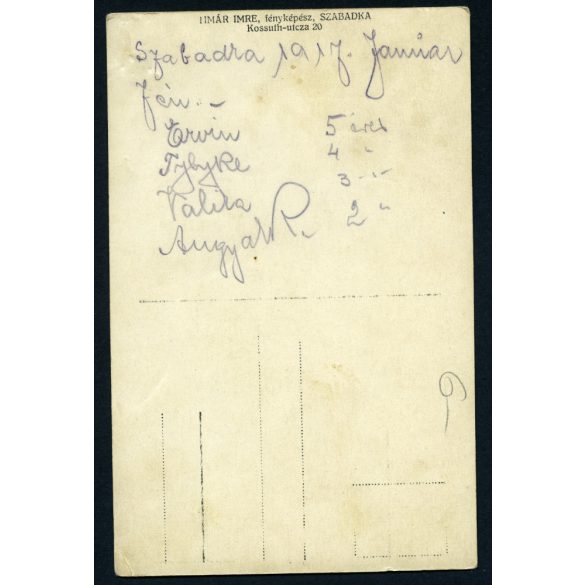 Tímár műterem, Szabadka, Vajdaság, fiatal anya négy gyermekével apa nélkül, 1. világháború, helytörténet, 1917. január 7, 1910-es évek, Eredeti fotó, papírkép. 