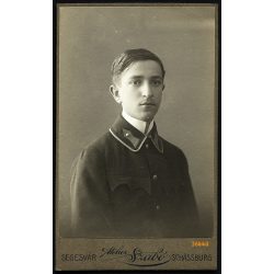  Szabó műterem, Segesvár, Erdély, hadapród iskolás fiú egyenruhában, 1. világháború, monarchia,  helytörténet, 1900-as évek, Eredeti CDV, vizitkártya fotó.