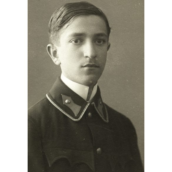 Szabó műterem, Segesvár, Erdély, hadapród iskolás fiú egyenruhában, 1. világháború, monarchia,  helytörténet, 1900-as évek, Eredeti CDV, vizitkártya fotó.