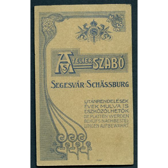Szabó műterem, Segesvár, Erdély, hadapród iskolás fiú egyenruhában, 1. világháború, monarchia,  helytörténet, 1900-as évek, Eredeti CDV, vizitkártya fotó.