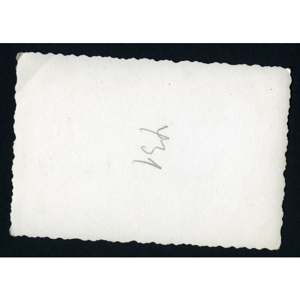 Ikarus 30 autóbusz, hölgyek egyenruhás katonával (?), jármű, közlekedés, kommunizmus, 1950-es évek, Eredeti fotó, papírkép.  