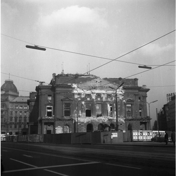 3 darab negatív, Nemzeti Színház épülete közvetlenül a bontása előtt, Budapest, Blaha Lujza tér, 1960-as évek, szocializmus, várostörténet, 3 darab eredeti nagyméretű fotó negatív!     
