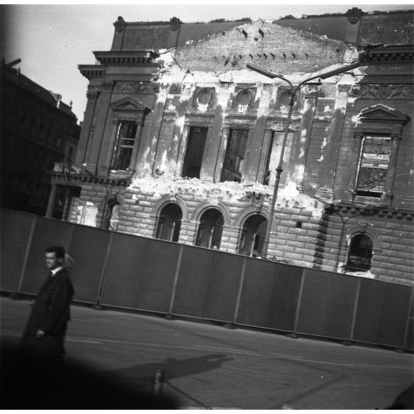 3 darab negatív, Nemzeti Színház épülete közvetlenül a bontása előtt, Budapest, Blaha Lujza tér, 1960-as évek, szocializmus, várostörténet, 3 darab eredeti nagyméretű fotó negatív!     