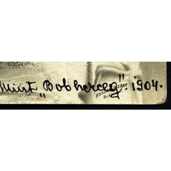 Kossak műterem, Székely Irén színésznő különös kalapban Bob herceg szerepében, művészet, monarchia, 1900-as évek, Eredeti képeslap fotó, papírkép.  