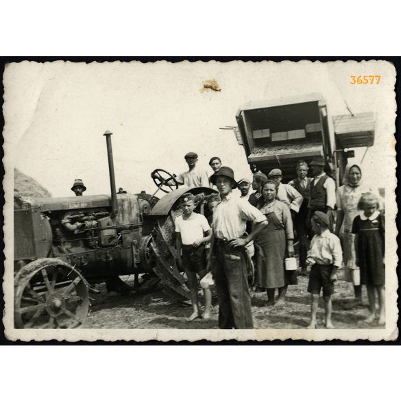 Cséplés Hofherr traktorral, HSCS, falu, mezőgazdaság, Horthy-korszak,  jármű, közlekedés, 1930-as évek, Eredeti fotó, papírkép.   
