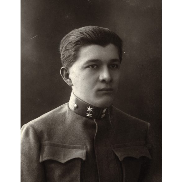Szigeti műterem, Rákospalota, magyar katona egyenruhában, Szoma (?) Vilmos portréja, Horthy-korszak, helytörténet, Pest megye, 1919. január 3., 1910-es évek, Eredeti fotó, papírkép.   