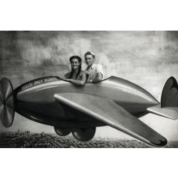  Ünnepi vásár, Cegléd, fiatal pár műtermi repülőgépben, kommunizmus, helytörténet, Pest megye, 1952. augusztus 20., 1950-es évek, Eredeti fotó, papírkép.  