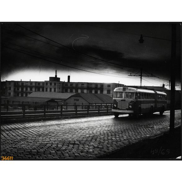 A 23-as csuklós Ikarus busz, Budapest, helytörténet,  jármű, közlekedés, szocializmus, helytörténet, 1960-as évek, Eredeti fotó, papírkép. 