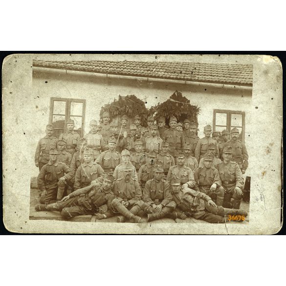 Tábori posta (648), magyar katonák csoportképe, érdemrend, bajusz, egyenruha, hegedű, hangszer, 1. világháború, monarchia, 1917, 1910-es évek, Eredeti fotó, papírkép, kopott, alul szakadás.  