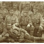 Tábori posta (648), magyar katonák csoportképe, érdemrend, bajusz, egyenruha, hegedű, hangszer, 1. világháború, monarchia, 1917, 1910-es évek, Eredeti fotó, papírkép, kopott, alul szakadás.  