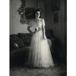   Czeglédy Sándor fényképész, menyasszony (első bálozó?), Cegléd, szobabelső, esküvő, ünnep, Horthy-korszak, helytörténet, Pest megye, 1930-as évek, Eredeti fotó, papírkép.   méret megközelítőleg (centi