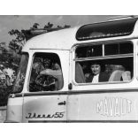 IKARUS 55, "Út az ismeretlenbe IBUSZ-TIT országlárás" különös táblával, busz,  jármű, közlekedés, szocializmus, 1960-as évek, Eredeti fotó, papírkép.   