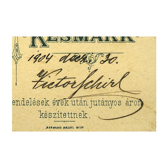 Czéhula műterem, Késmárk, Felvidék,  elegáns bajuszos úr Victor Schirl (?) portréja, cvikker, monarchia, helytörténet, 1904, 1900-as évek, Eredeti CDV, vizitkártya fotó, hátulján aláírással. 