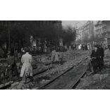 Forradalom, Budapest, felszedett kockakövek, üzletek, kirakatok, VII. kerület, Erzsébet körút, Erzsébetváros, helytörténet, kommunizmus, 1956, 1950-es évek, Eredeti fotó, papírkép.  