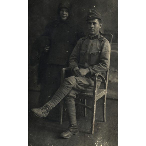 Háborúba induló magyar katona édesanyjával, egyenruha, 1. világháború, Monarchia, 1910-es évek, Eredeti fotó, papírkép.  