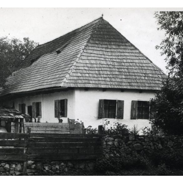 Szinte László háza, Sepsikőröspatak, Erdély, épült 1855-ben , 2. világháború, Horthy-korszak, helytörténet, 1942, 1940-es évek, Eredeti fotó, papírkép, hátulján ragasztásnyomok . 