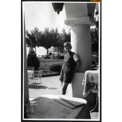   A Sport Szállóban, Tihany, Balaton, vendéglátás, étterem, Horthy-korszak, helytörténet, 1940, 1940-es évek, Eredeti fotó, papírkép, hátulján ragasztásnyomok . 