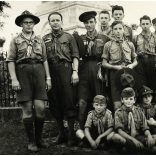 Cserkésztábor, Isaszeg, az Eucharisztikus Világkongresszus utáni isaszegi tábor, ahol körmenet és fáklyás felvonulás is volt, egyenruha, Horthy-korszak, helytörténet, 1938, 1930-as évek, Pest megye, E