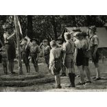 Cserkésztábor, Isaszeg, az Eucharisztikus Világkongresszus utáni isaszegi tábor, ahol körmenet és fáklyás felvonulás is volt, egyenruha, zászlófelvonás, Horthy-korszak, helytörténet, 1938, 1930-as éve