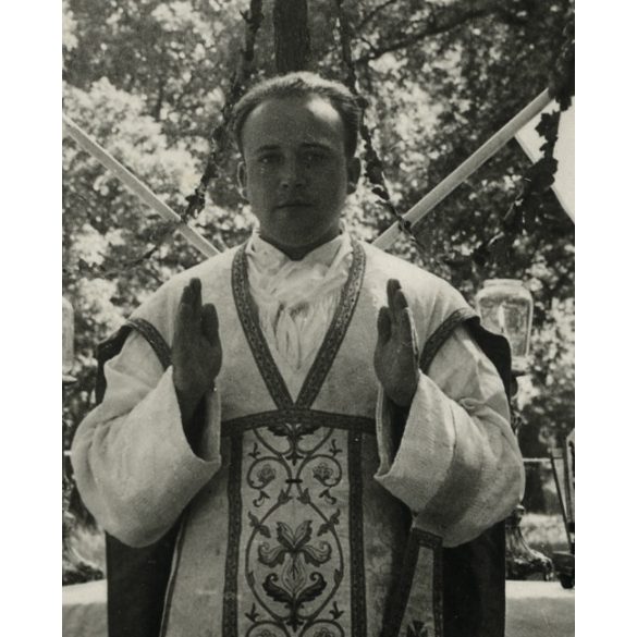 Cserkésztábor, Isaszeg, tábori mise, az Eucharisztikus Világkongresszus utáni isaszegi tábor, ahol körmenet és fáklyás felvonulás is volt, egyenruha, pap, Horthy-korszak, helytörténet, 1938, 1930-as é