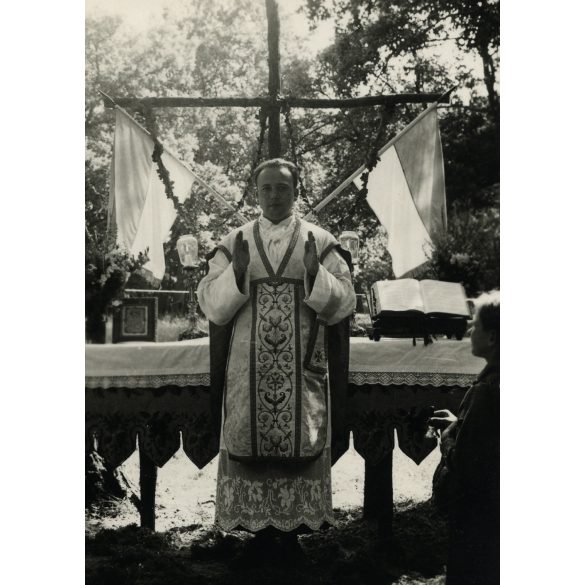 Cserkésztábor, Isaszeg, tábori mise, az Eucharisztikus Világkongresszus utáni isaszegi tábor, ahol körmenet és fáklyás felvonulás is volt, egyenruha, pap, Horthy-korszak, helytörténet, 1938, 1930-as é