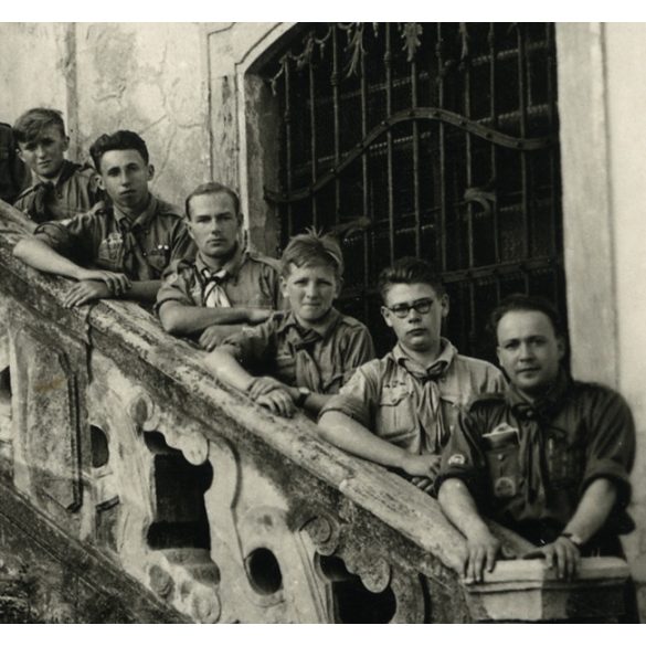 Cserkészek egyenruhában, Máriabesnyő, Horthy-korszak, helytörténet, Pest megye, 1938, 1930-as évek, Eredeti fotó, hátulján feliratozott papírkép.   