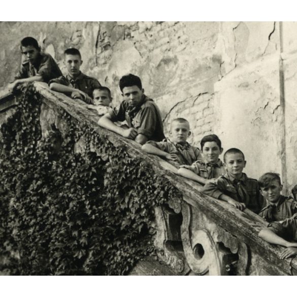 Cserkészek egyenruhában, Máriabesnyő, Horthy-korszak, helytörténet, Pest megye, 1938, 1930-as évek, Eredeti fotó, hátulján feliratozott papírkép.   