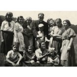 Kirándulás a Tiszteletes úrral, Máriaremete (Budapest), pap napszemüveggel, egyház, Horthy-korszak, helytörténet, 1939, 1930-as évek, Eredeti fotó, hátulján feliratozott papírkép.   