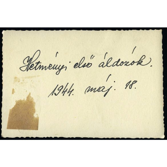 Elsőáldozók, Hetmény, Vágsellye,, Felvidék, egyházi ünnep, gyerekek ünneplőben, Horthy-korszak, helytörténet, 1944, 1940-es évek, Eredeti fotó, hátulján feliratozott papírkép.   