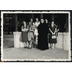   A Ranolder Intézet növendékei  dr. Halász Pállal kirándulnak, Vác, Pokol csárda, Horthy-korszak, vendéglátás, helytörténet, 1939, 1930-as évek, Eredeti fotó, hátulján feliratozott papírkép.