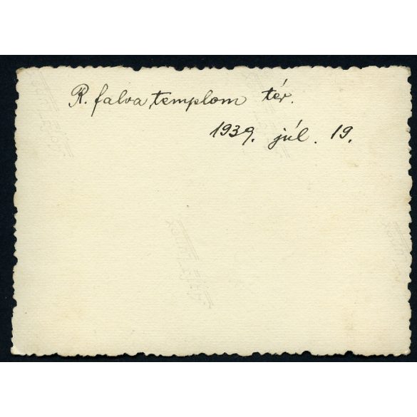 Fiatalok a Templom téren, Rákosfalva, Budapest, Zugló, Horthy-korszak, helytörténet, 1939, 1930-as évek, Eredeti fotó, hátulján feliratozott papírkép.  