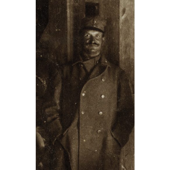 Magyar katonák egy malomban, Oroszország, 1. világháború, egyenruha, 1910-es évek, Eredeti fotó, papírkép.   méret megközelítőleg (centiméterben): 9 x 12 Használt! Eredeti nagyítás! Nem reprint, nem m