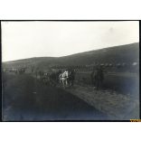 "Nehéz tüzérség", Peremyl - Peremilyv, Ukrajna, Oroszország, magyar katonák vonulnak lovakkal, szekerekkel, 1. világháború, egyenruha, monarchia, 1910-es évek, Eredeti fotó, papírkép, hátulján felirat