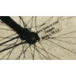 Kisfiú kerékpárral, Felsőgalla (Tatabánya),  névtábla (Felsőgalla, Borbély utca VI-os telep), csengő, Horthy-korszak, jármű, közlekedés, helytörténet, Komárom-Esztergom megye, 1930-as évek, 1930-as év