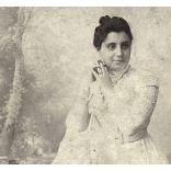 Nagyobb méret! Szinberger fivérek műterme, Fogaras, Erdély, elegáns hölgy ernyővel, monarchia, helytörténet, 1880-as évek, Eredeti nagyobb méretű kabinetfotó kopásnyomokkal.  