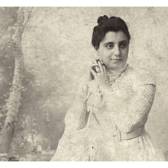 Nagyobb méret! Szinberger fivérek műterme, Fogaras, Erdély, elegáns hölgy ernyővel, monarchia, helytörténet, 1880-as évek, Eredeti nagyobb méretű kabinetfotó kopásnyomokkal.  