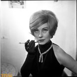 Komlós Juci színművésznő portréja, Kotnyek Antal fotóművész felvétele, szocializmus, ismert, művész, színész, cigaretta, 1960-as évek,  Eredeti nagyméretű fotó negatív!     
