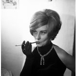 Komlós Juci színművésznő portréja, Kotnyek Antal fotóművész felvétele, szocializmus, ismert, művész, színész, cigaretta, 1960-as évek,  Eredeti nagyméretű fotó negatív!   